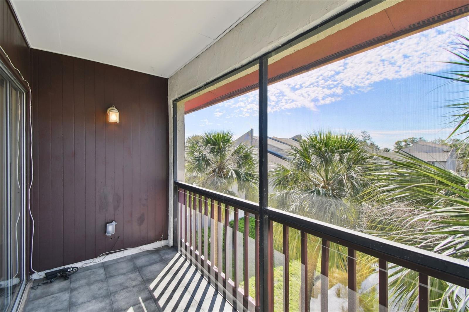 3828 N LAKE DR #114, TAMPA, FL, 33614