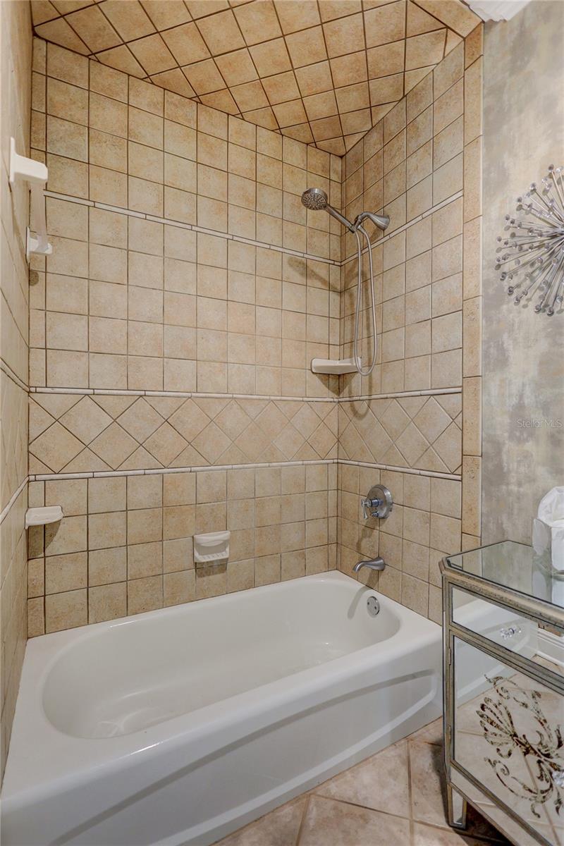 737 25TH AVE N, ST PETERSBURG, FL, 33704