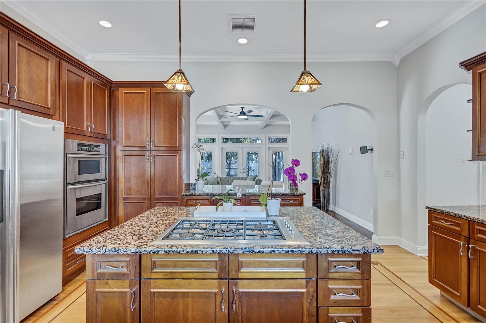 737 25TH AVE N, ST PETERSBURG, FL, 33704