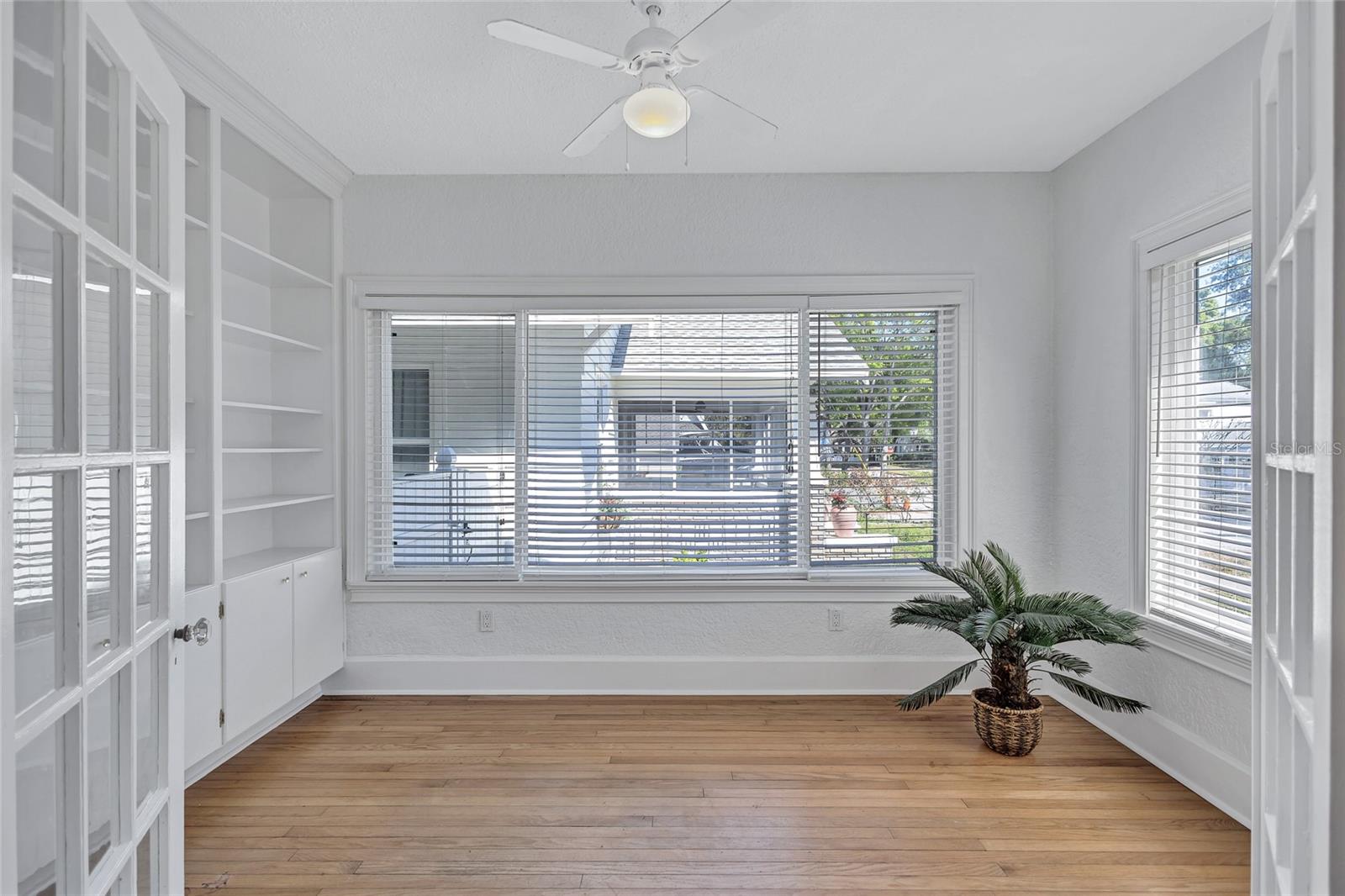 737 25TH AVE N, ST PETERSBURG, FL, 33704