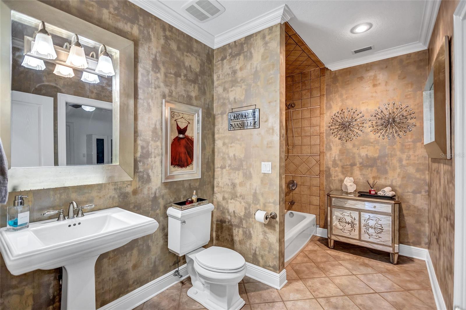 737 25TH AVE N, ST PETERSBURG, FL, 33704