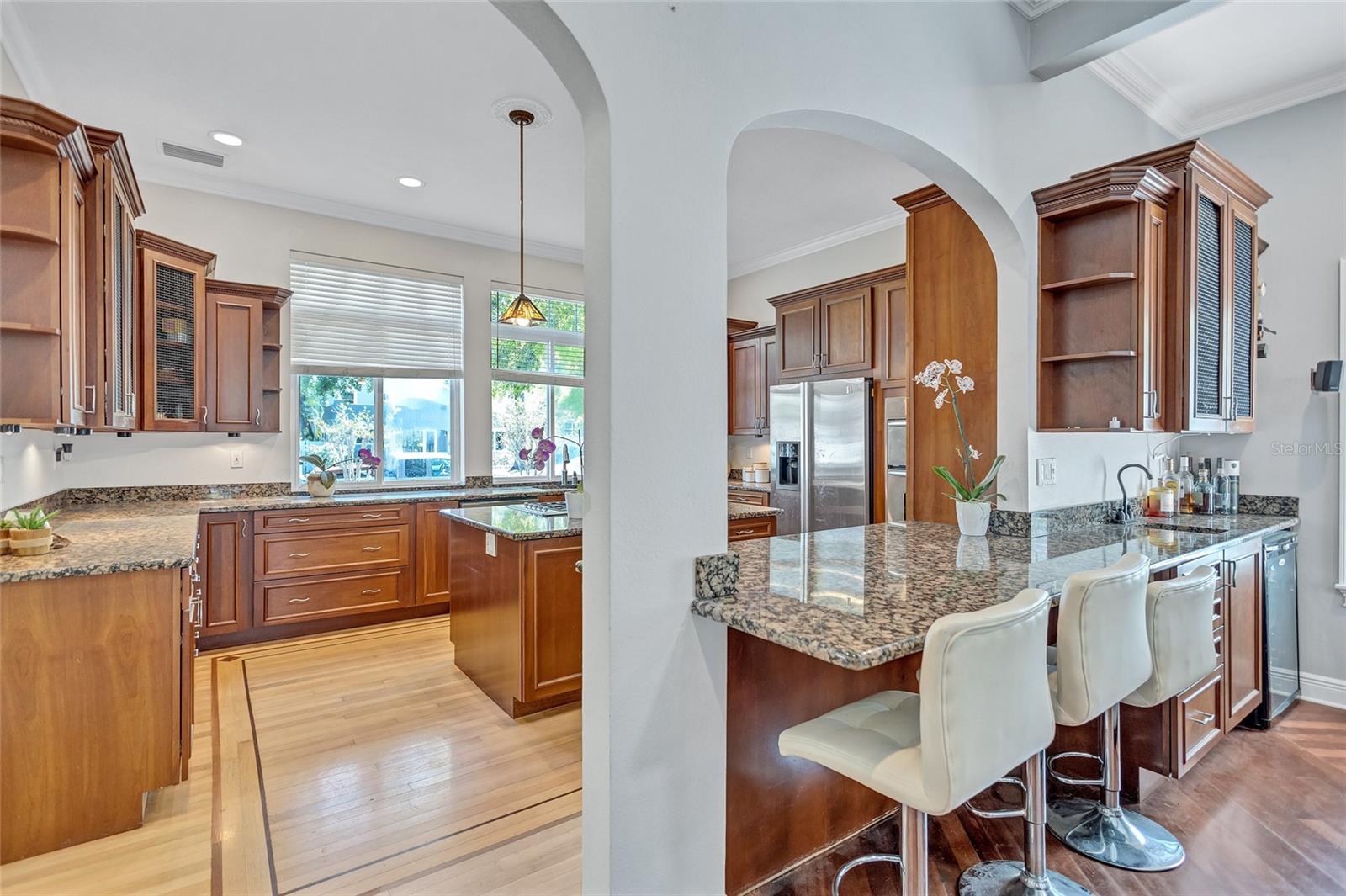 737 25TH AVE N, ST PETERSBURG, FL, 33704