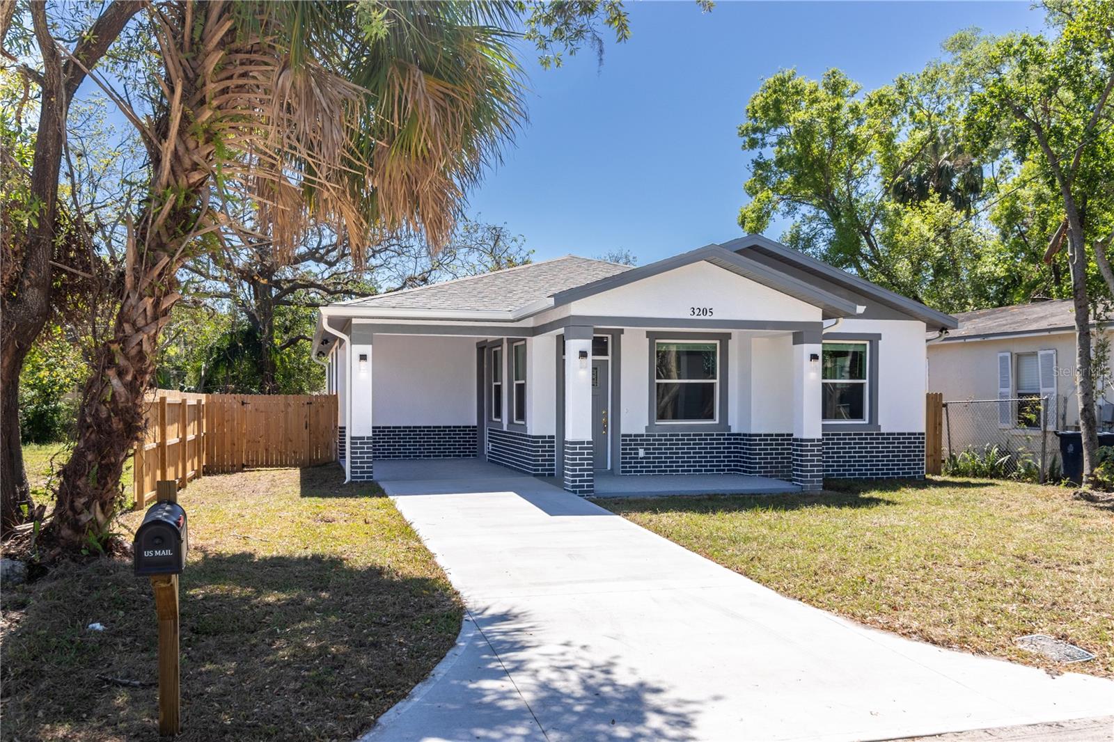 3205 E NORTH BAY ST, TAMPA, FL, 33610