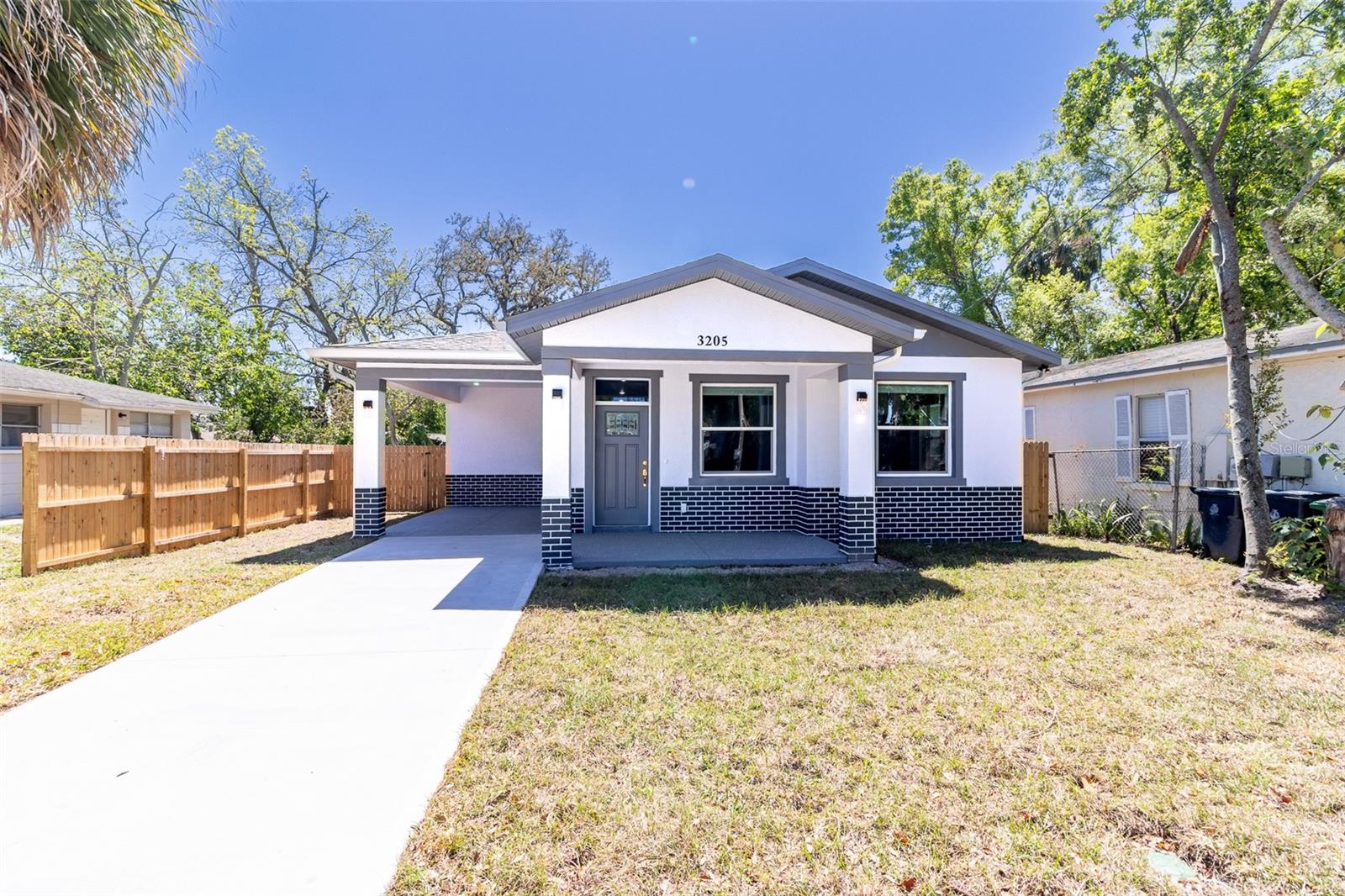 3205 E NORTH BAY ST, TAMPA, FL, 33610