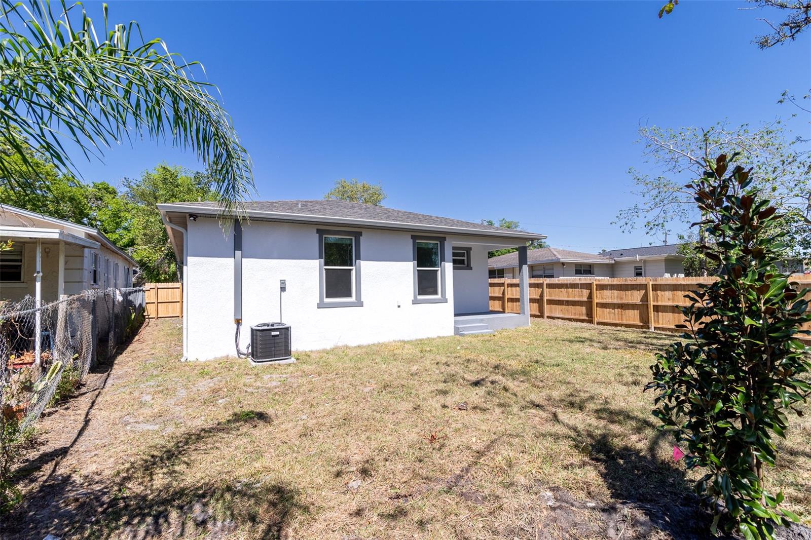 3205 E NORTH BAY ST, TAMPA, FL, 33610