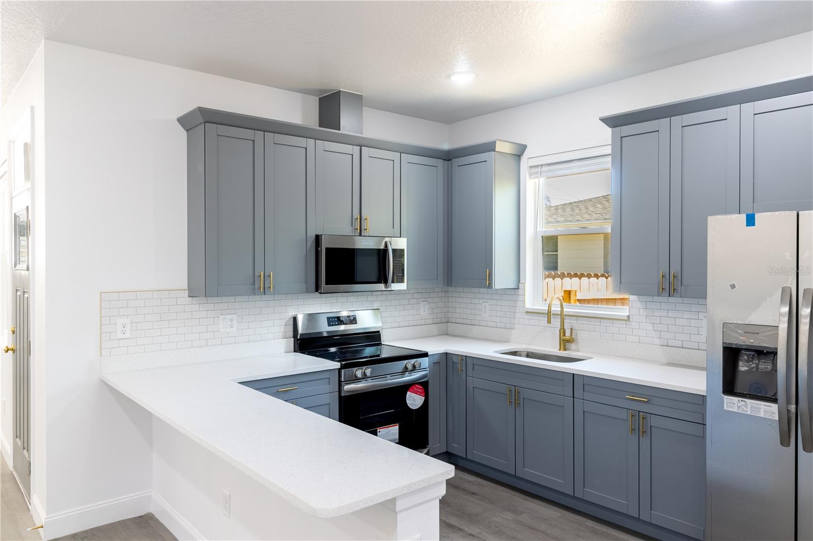 3205 E NORTH BAY ST, TAMPA, FL, 33610