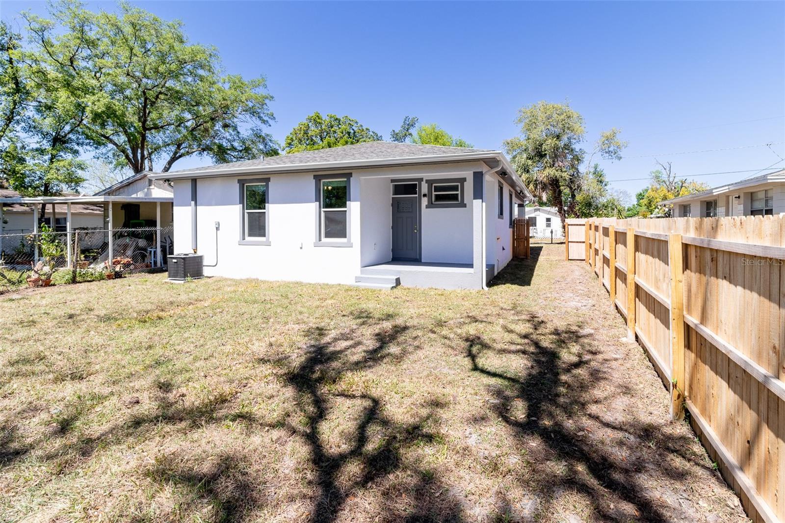 3205 E NORTH BAY ST, TAMPA, FL, 33610