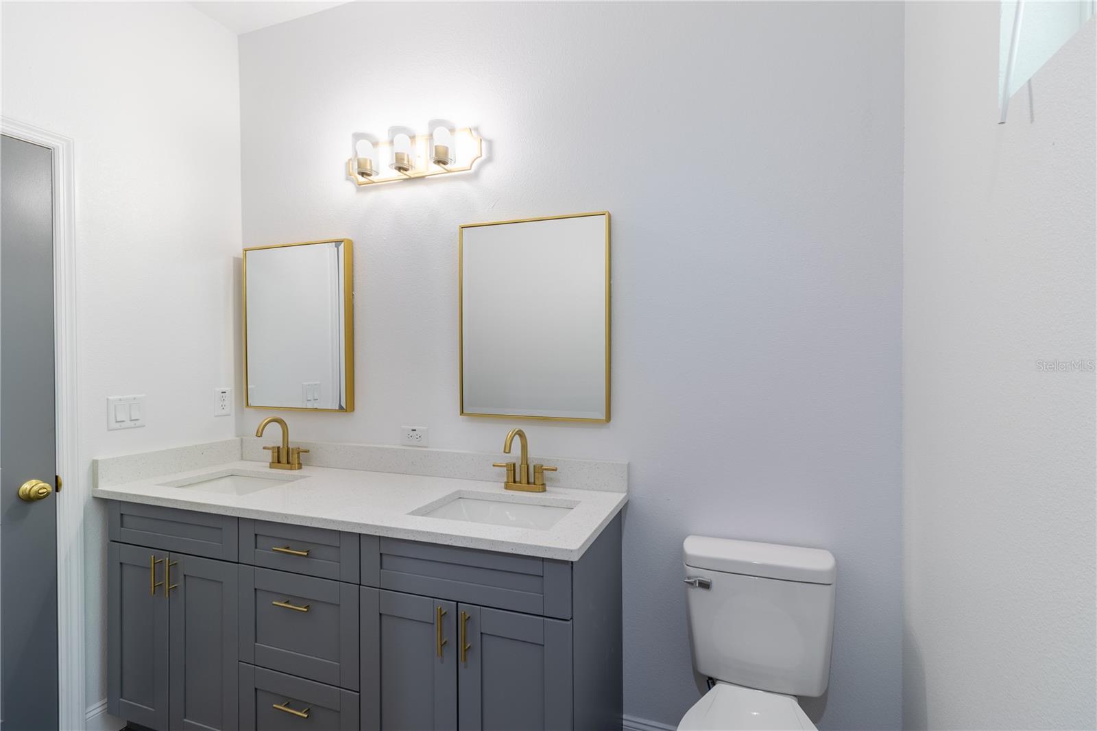 3205 E NORTH BAY ST, TAMPA, FL, 33610