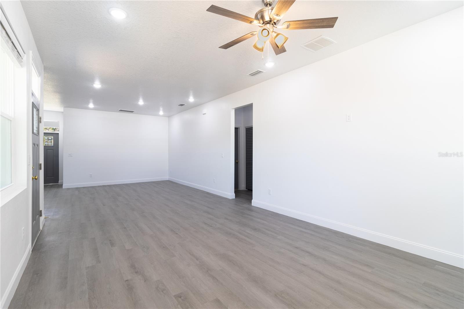 3205 E NORTH BAY ST, TAMPA, FL, 33610