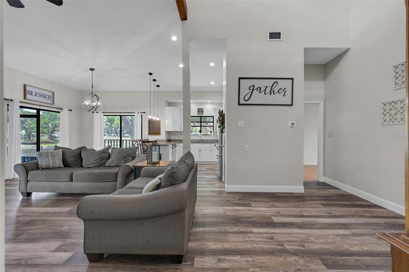 13437 MCINTOSH RD, THONOTOSASSA, FL, 33592