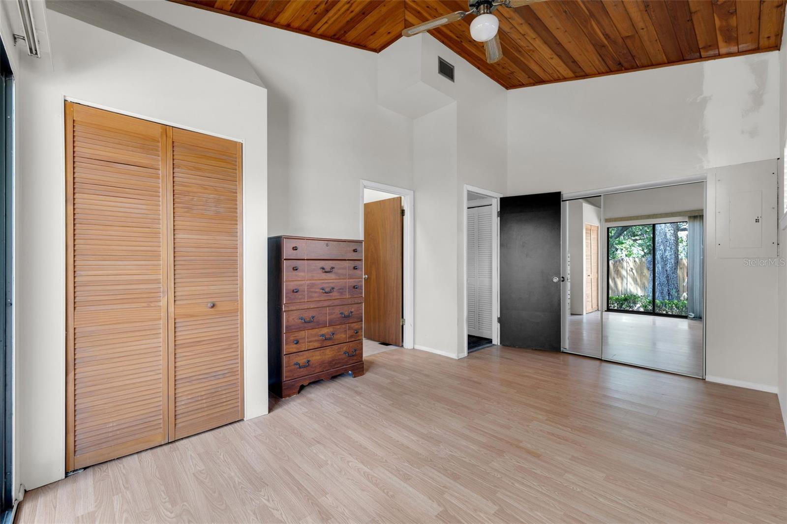 13437 MCINTOSH RD, THONOTOSASSA, FL, 33592