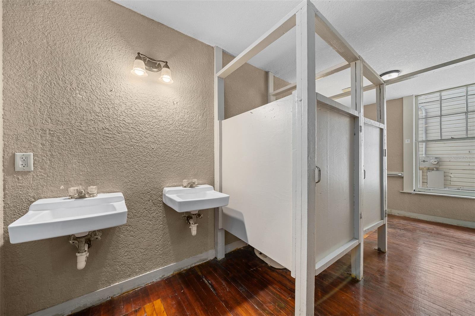 118 NE TUSCAWILLA AVE, OCALA, FL, 34470