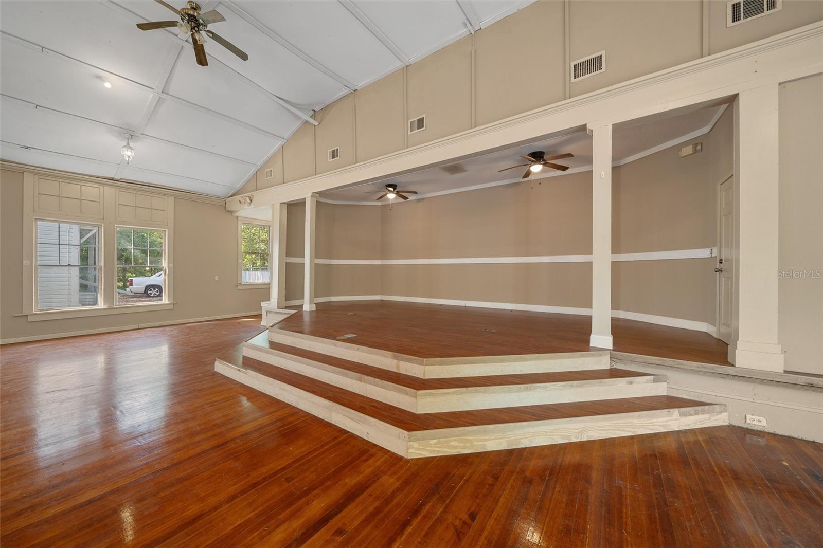 118 NE TUSCAWILLA AVE, OCALA, FL, 34470