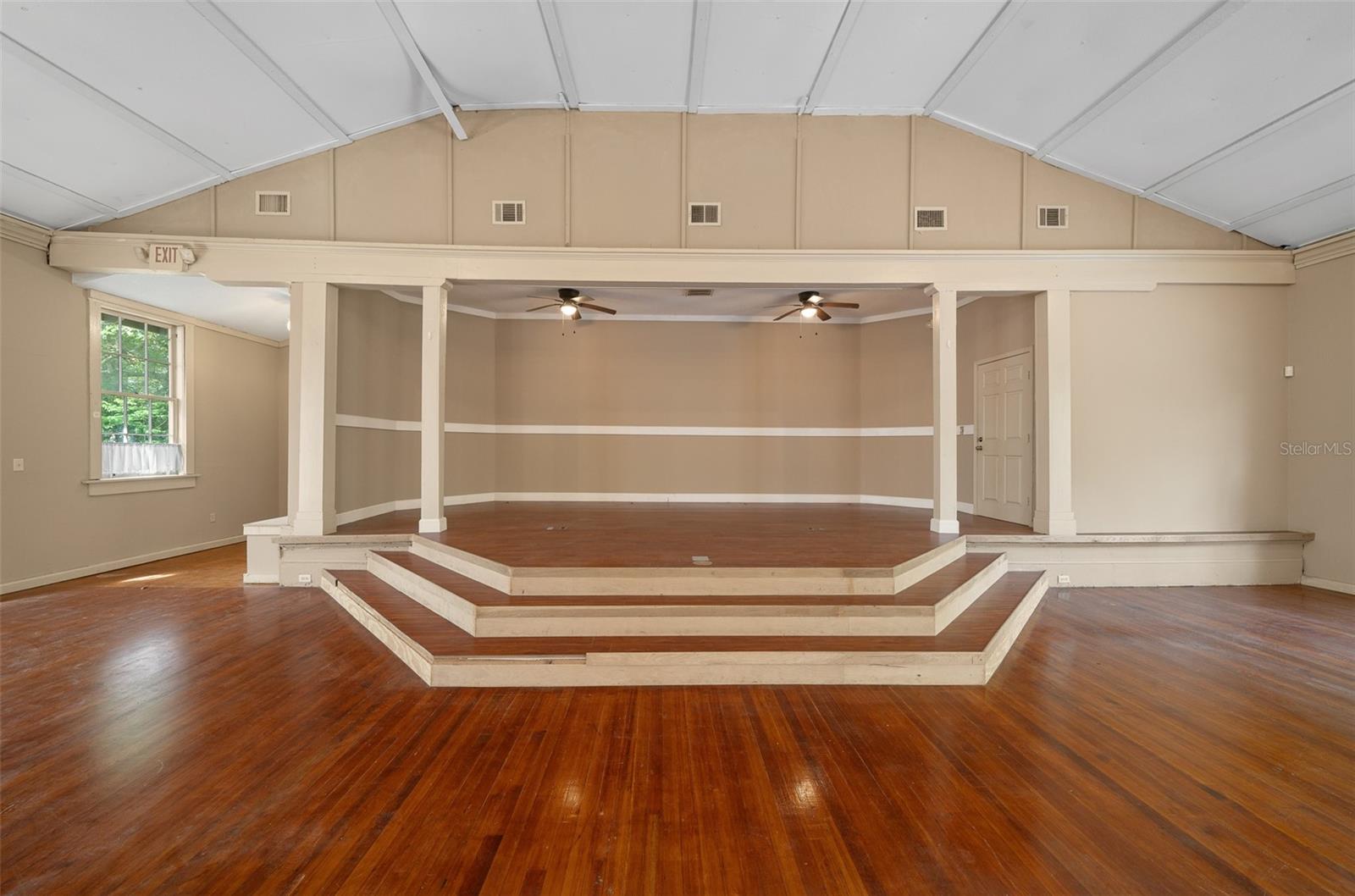 118 NE TUSCAWILLA AVE, OCALA, FL, 34470