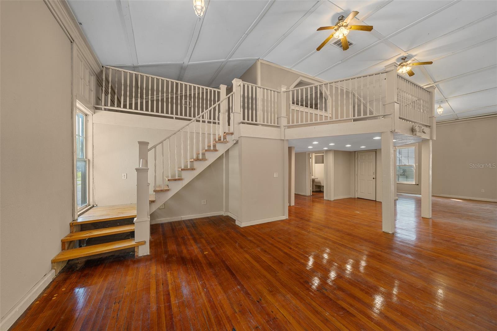 118 NE TUSCAWILLA AVE, OCALA, FL, 34470