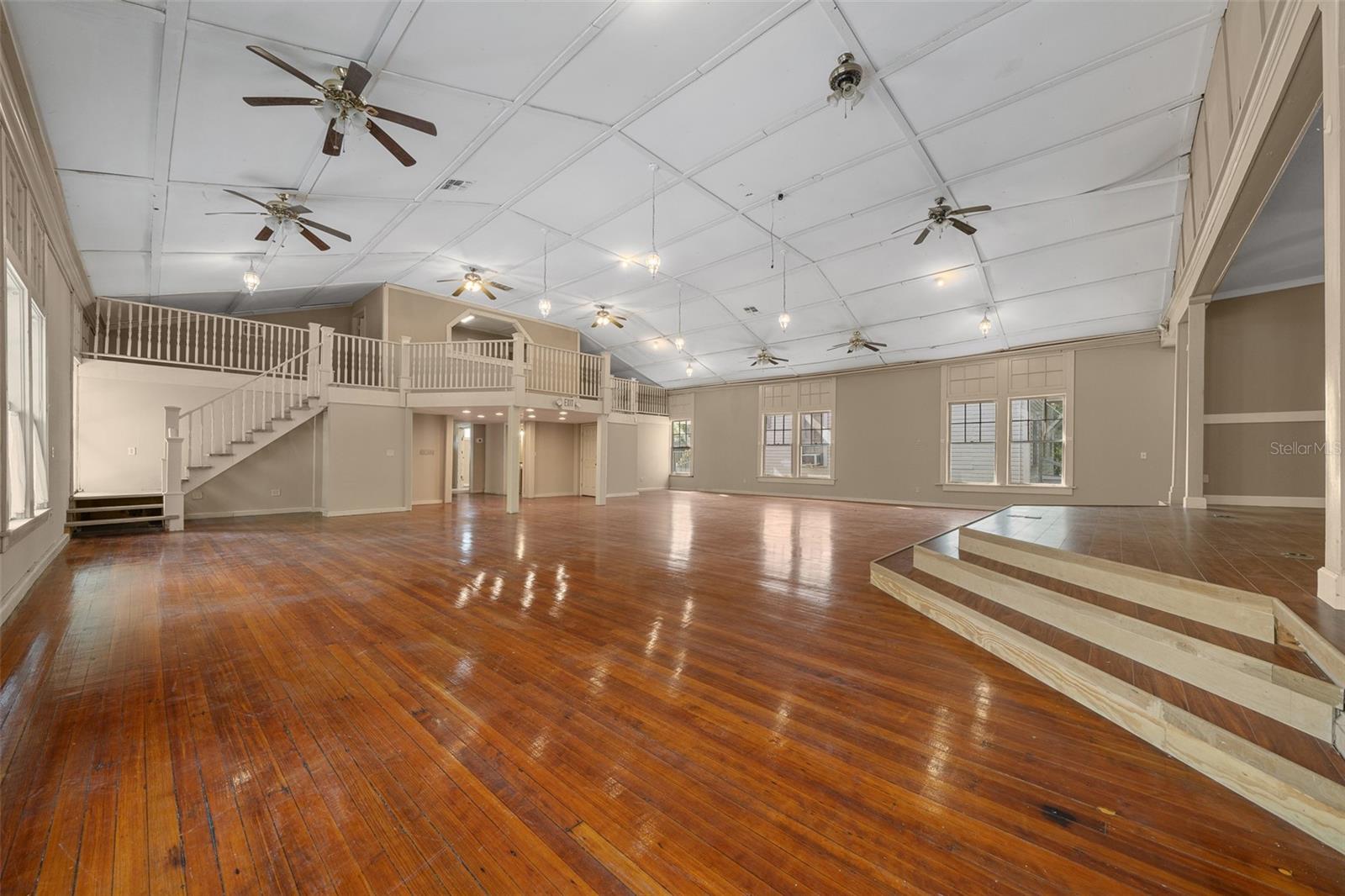 118 NE TUSCAWILLA AVE, OCALA, FL, 34470