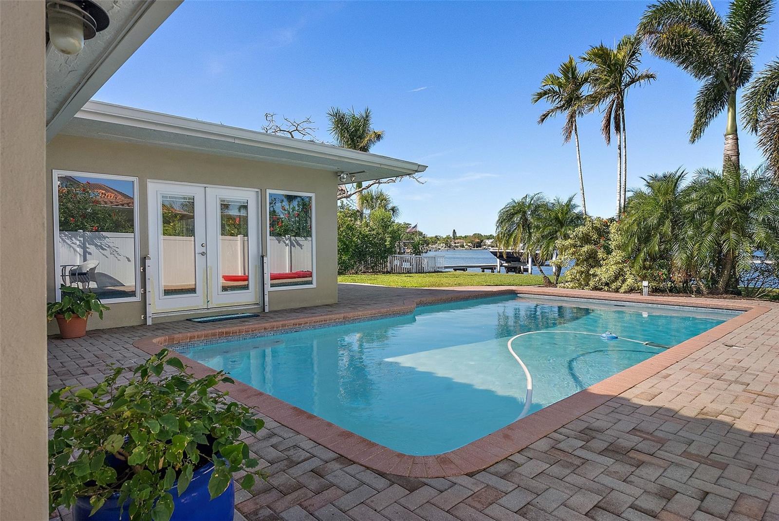 1344 MONTEREY BLVD NE, ST PETERSBURG, FL, 33704