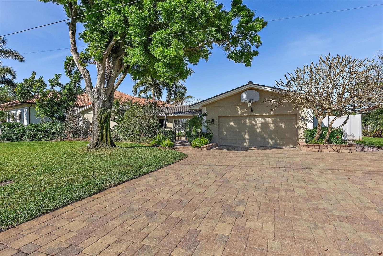 1344 MONTEREY BLVD NE, ST PETERSBURG, FL, 33704