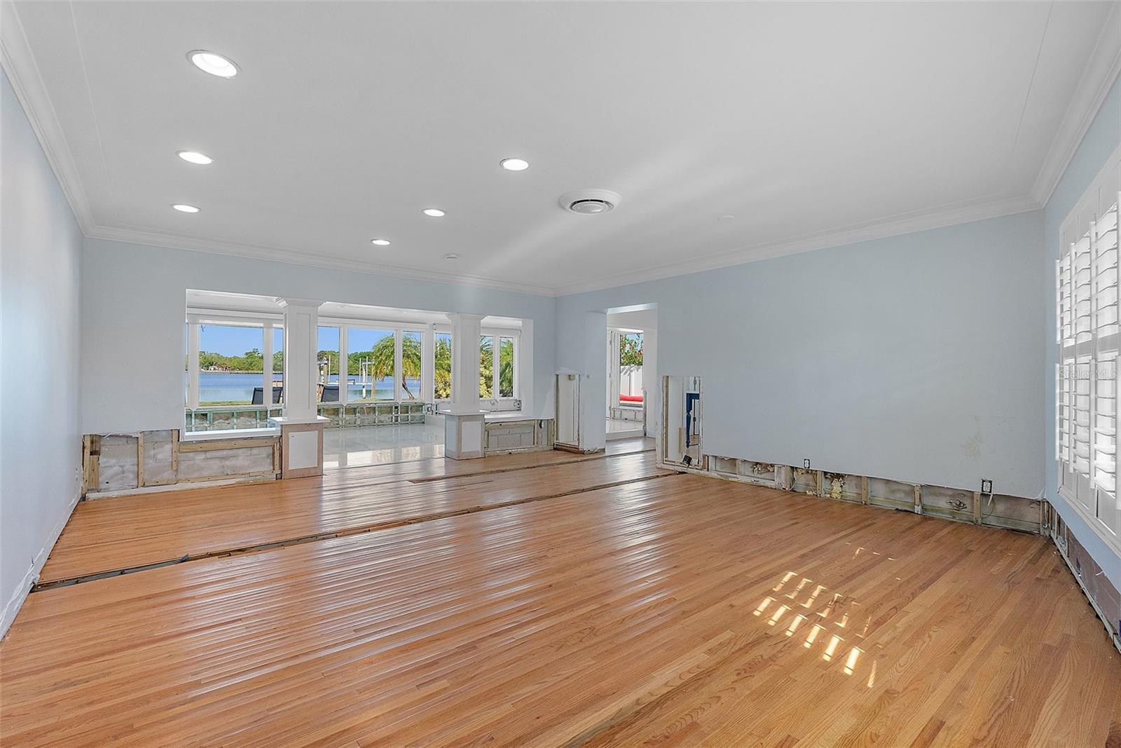 1344 MONTEREY BLVD NE, ST PETERSBURG, FL, 33704