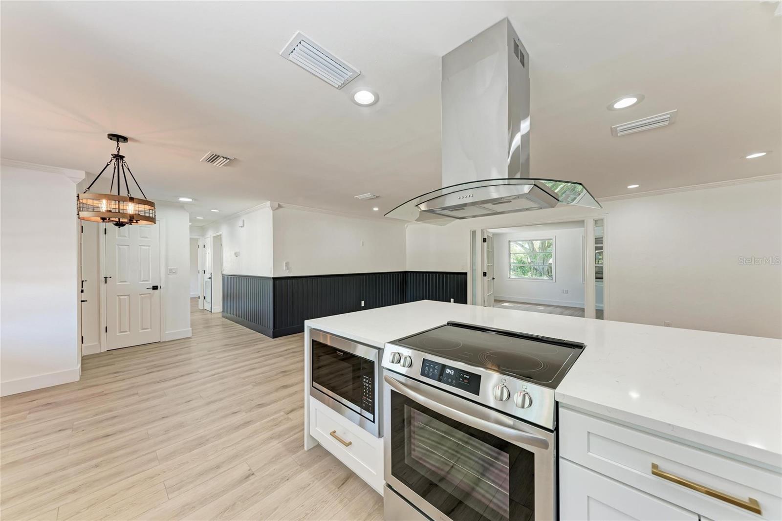 826 LILLIAN LN, SARASOTA, FL, 34243