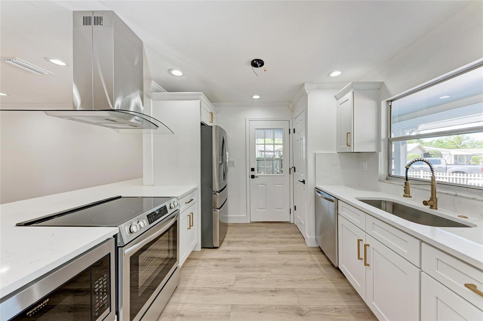 826 LILLIAN LN, SARASOTA, FL, 34243