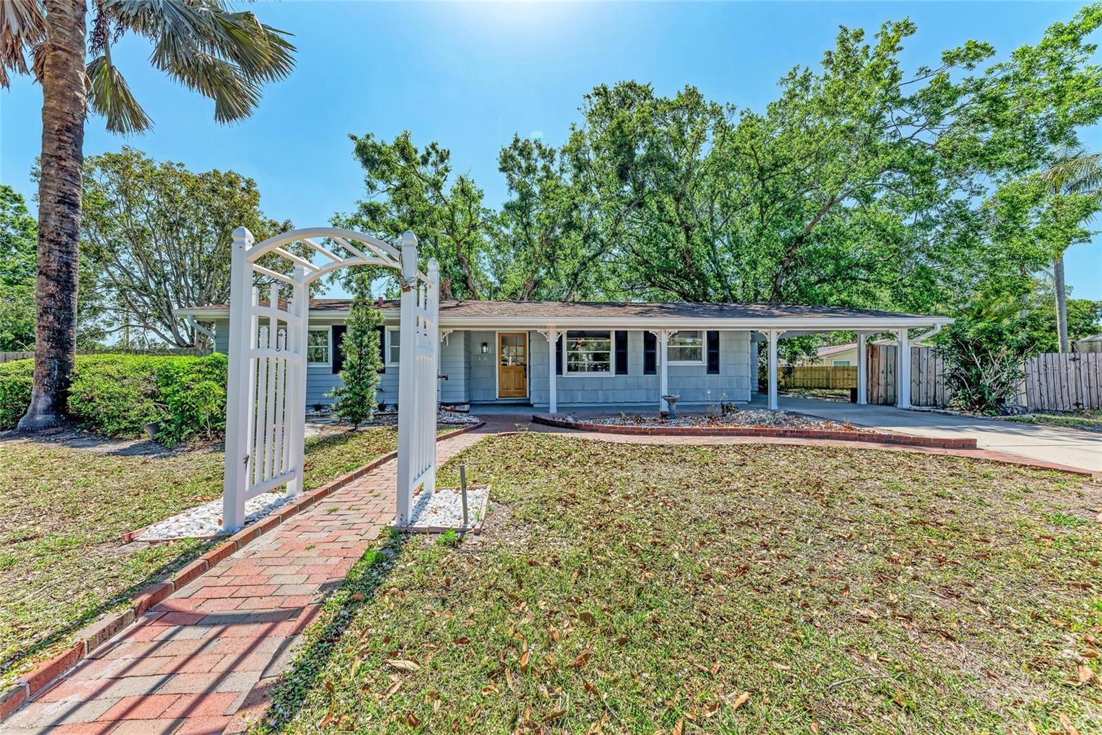 826 LILLIAN LN, SARASOTA, FL, 34243