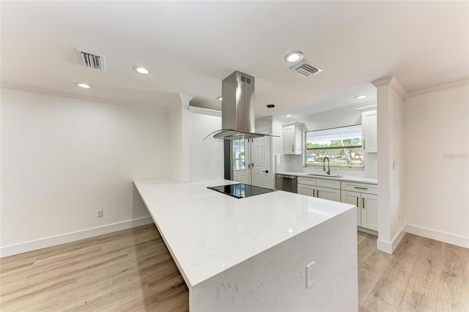 826 LILLIAN LN, SARASOTA, FL, 34243