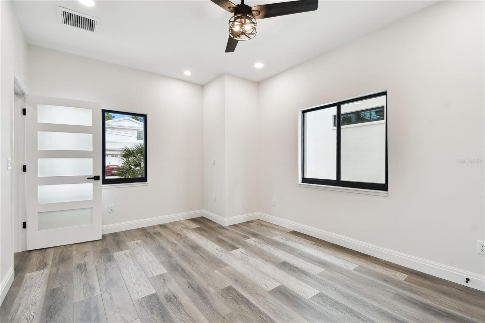 1045 JESSE AVE, SAFETY HARBOR, FL, 34695