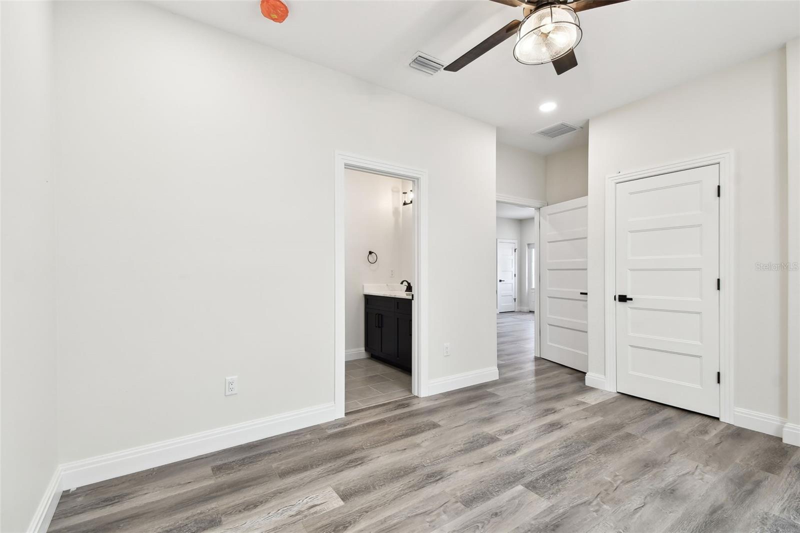 1045 JESSE AVE, SAFETY HARBOR, FL, 34695