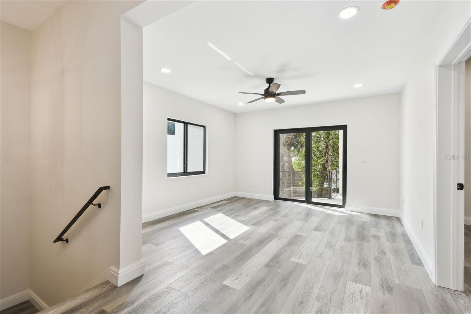 1045 JESSE AVE, SAFETY HARBOR, FL, 34695