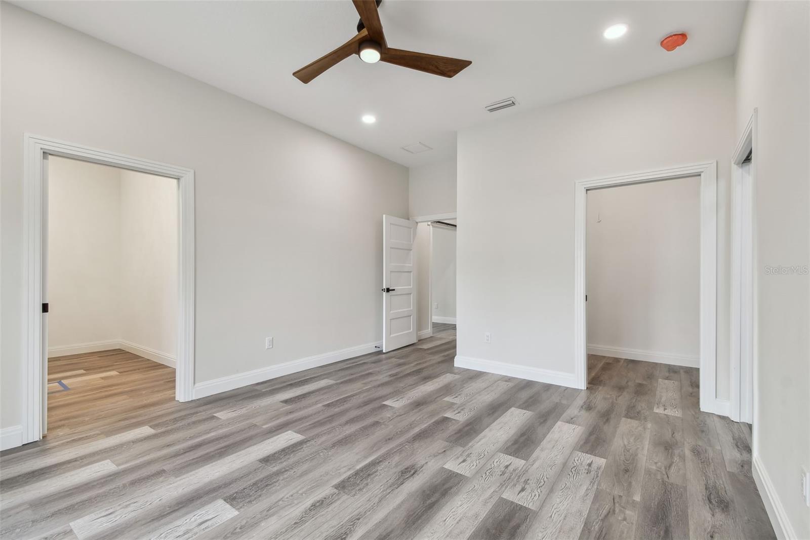 1045 JESSE AVE, SAFETY HARBOR, FL, 34695