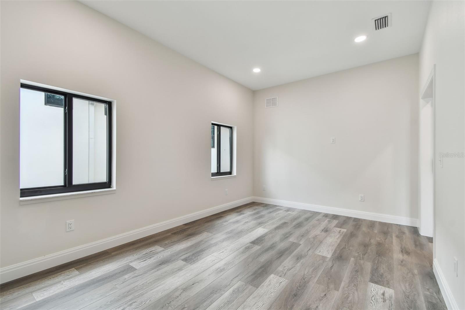 1045 JESSE AVE, SAFETY HARBOR, FL, 34695