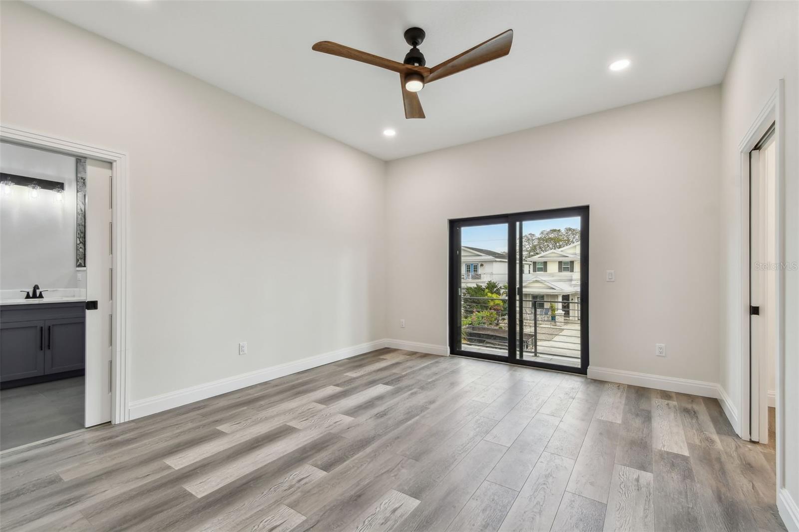 1045 JESSE AVE, SAFETY HARBOR, FL, 34695