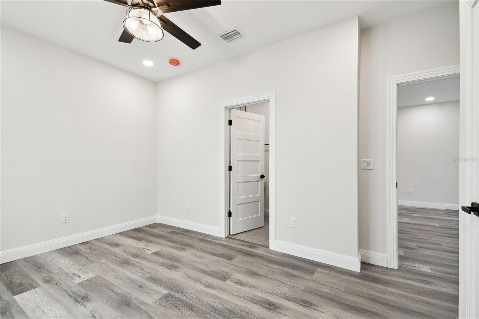 1045 JESSE AVE, SAFETY HARBOR, FL, 34695