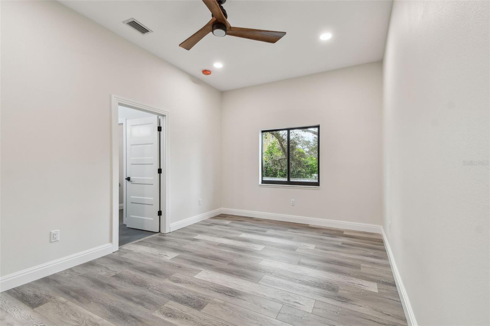 1045 JESSE AVE, SAFETY HARBOR, FL, 34695