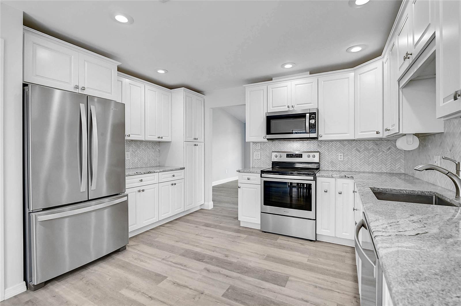 131 SANDSTONE CIR, VENICE, FL, 34293