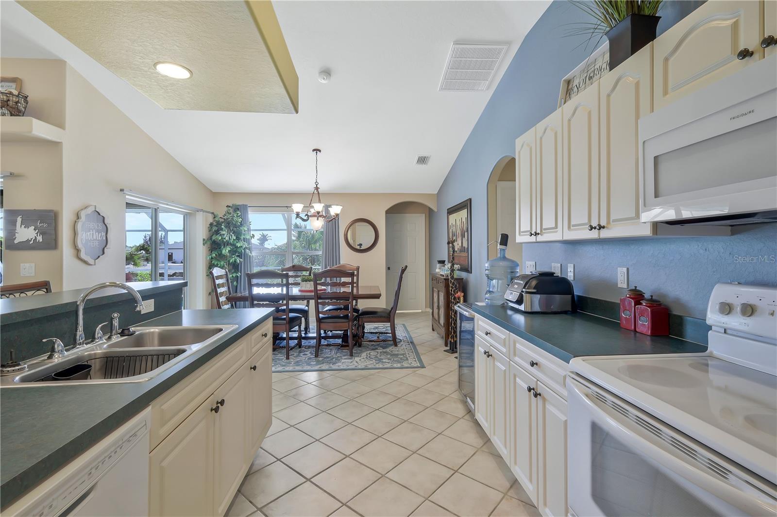 326 NE 6TH ST, CAPE CORAL, FL, 33909