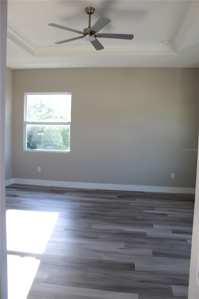 2211 E 28TH AVE, TAMPA, FL, 33605