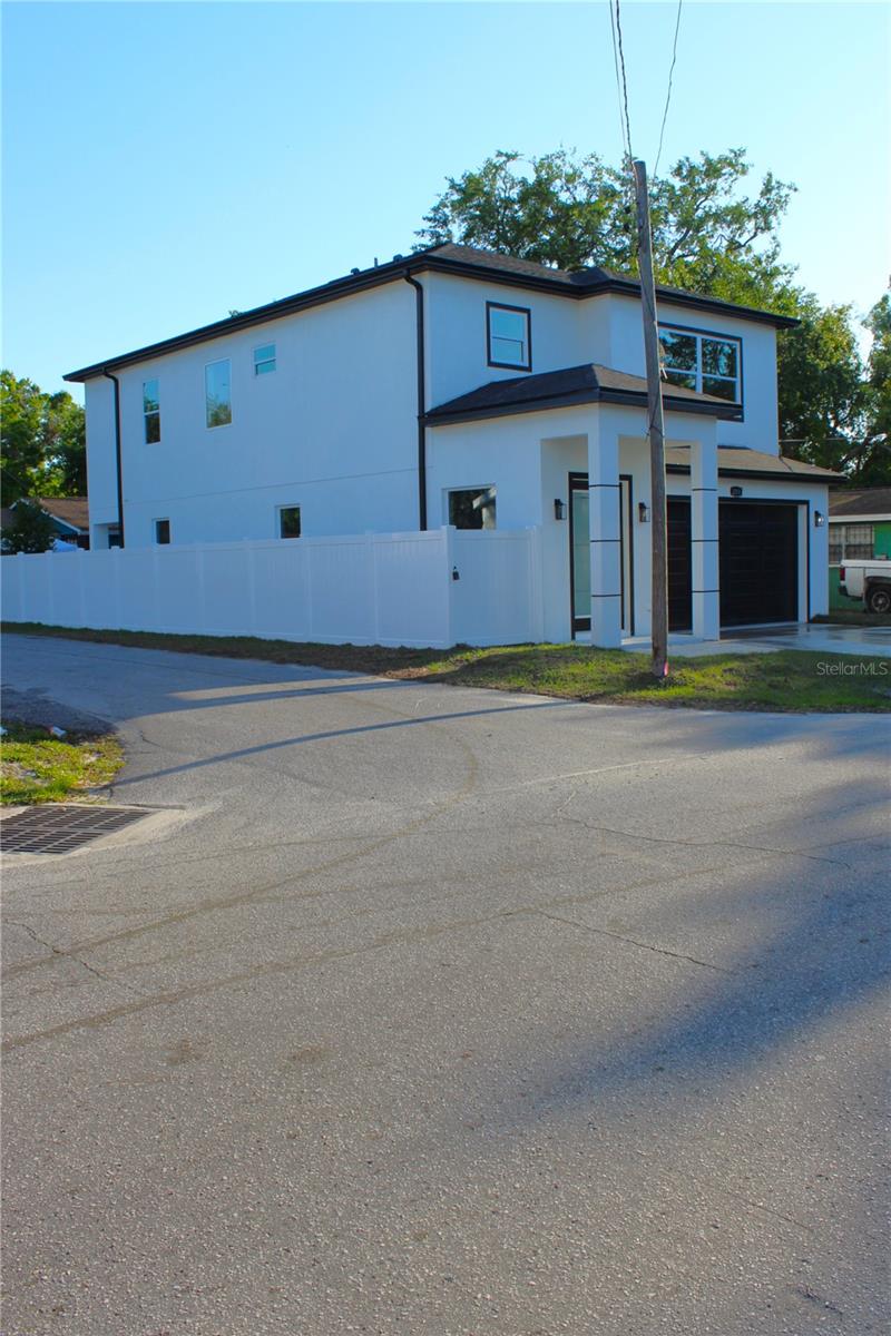 2211 E 28TH AVE, TAMPA, FL, 33605