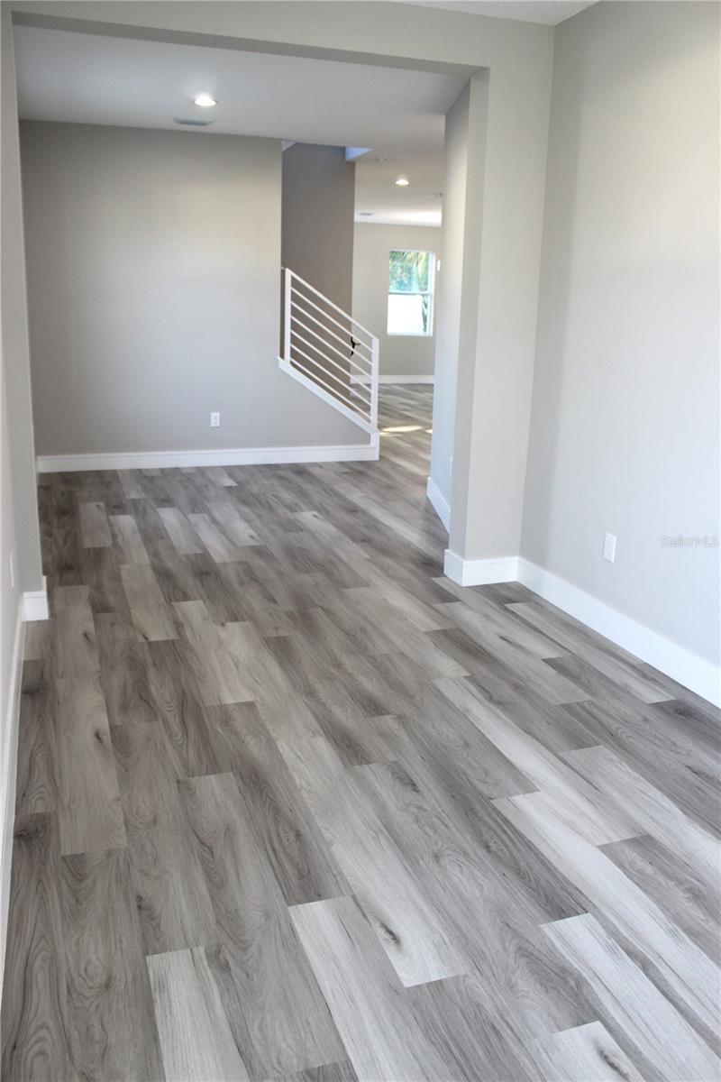 2211 E 28TH AVE, TAMPA, FL, 33605