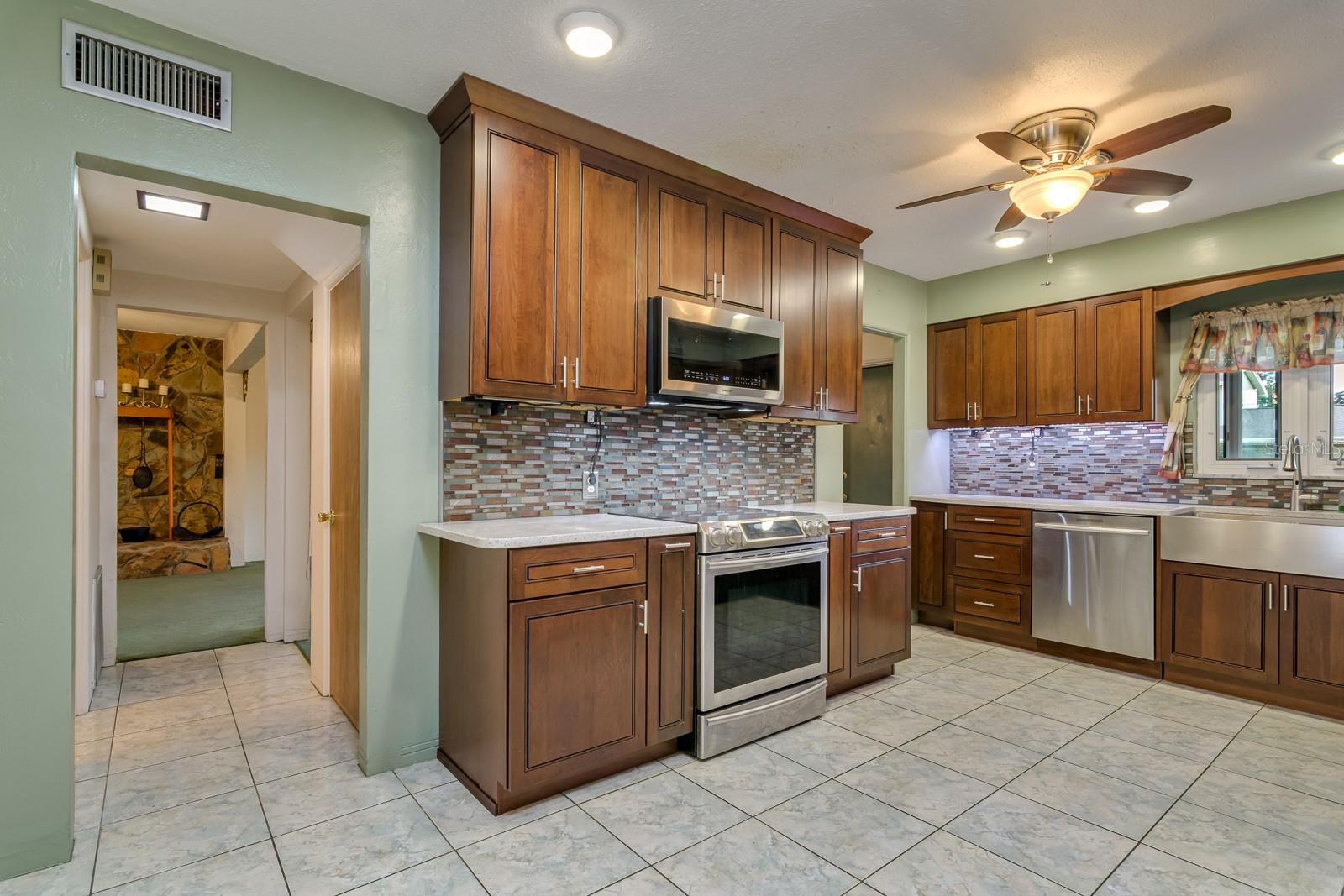 12597 83RD AVE, SEMINOLE, FL, 33776