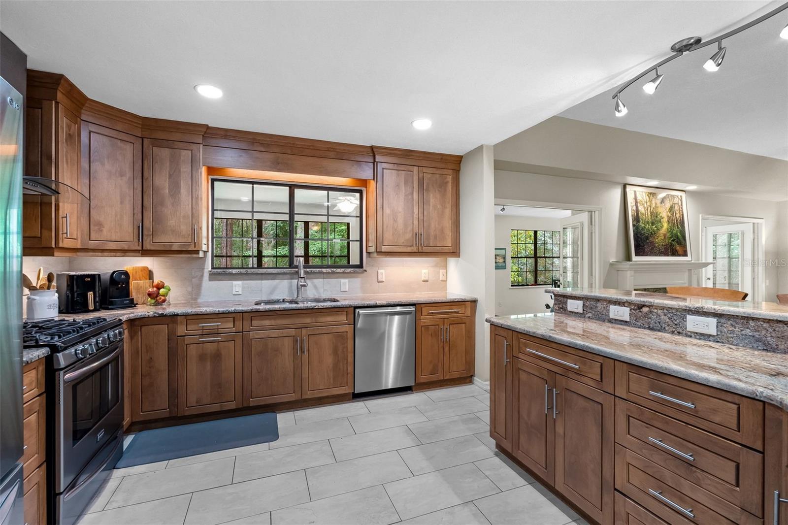 1037 NW 41ST DR, GAINESVILLE, FL, 32605