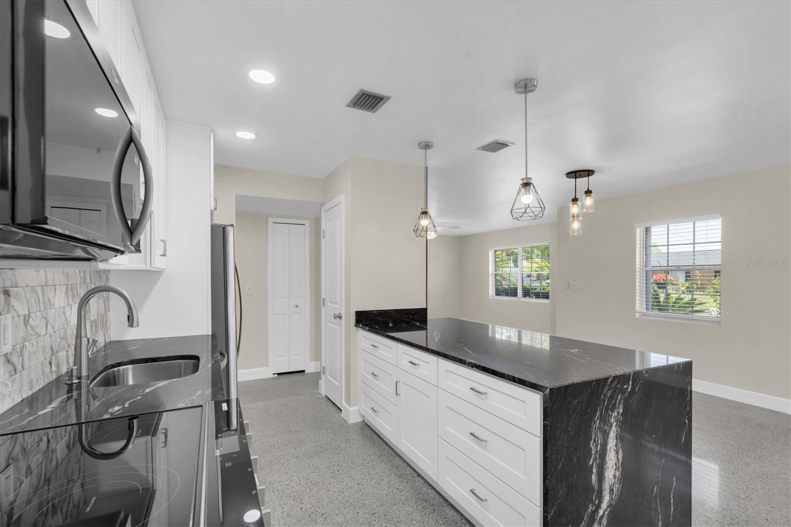 4812 WYNWOOD DR, TAMPA, FL, 33615