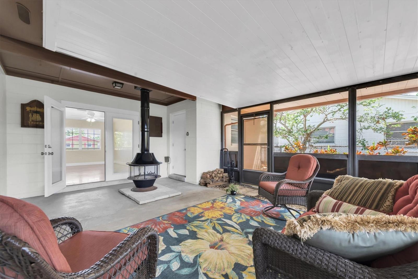 4812 WYNWOOD DR, TAMPA, FL, 33615