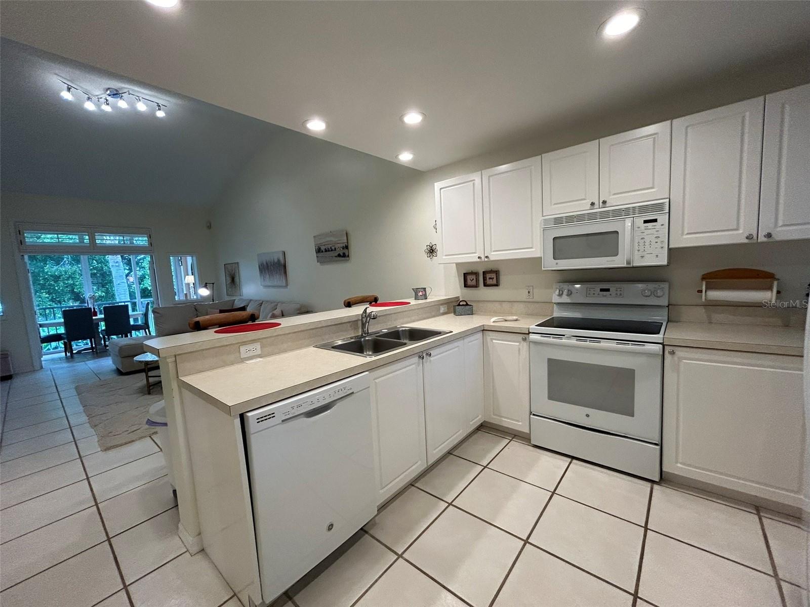 3605 54TH DR W #203, BRADENTON, FL, 34210
