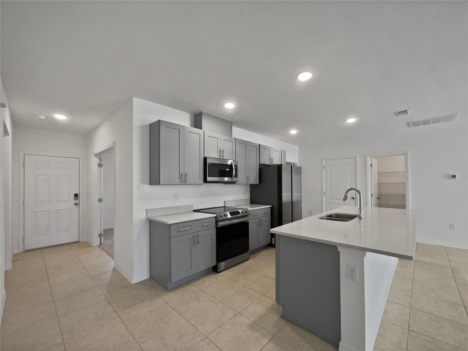 4291 POINCIANA DR, INDIAN LAKE ESTATES, FL, 33855