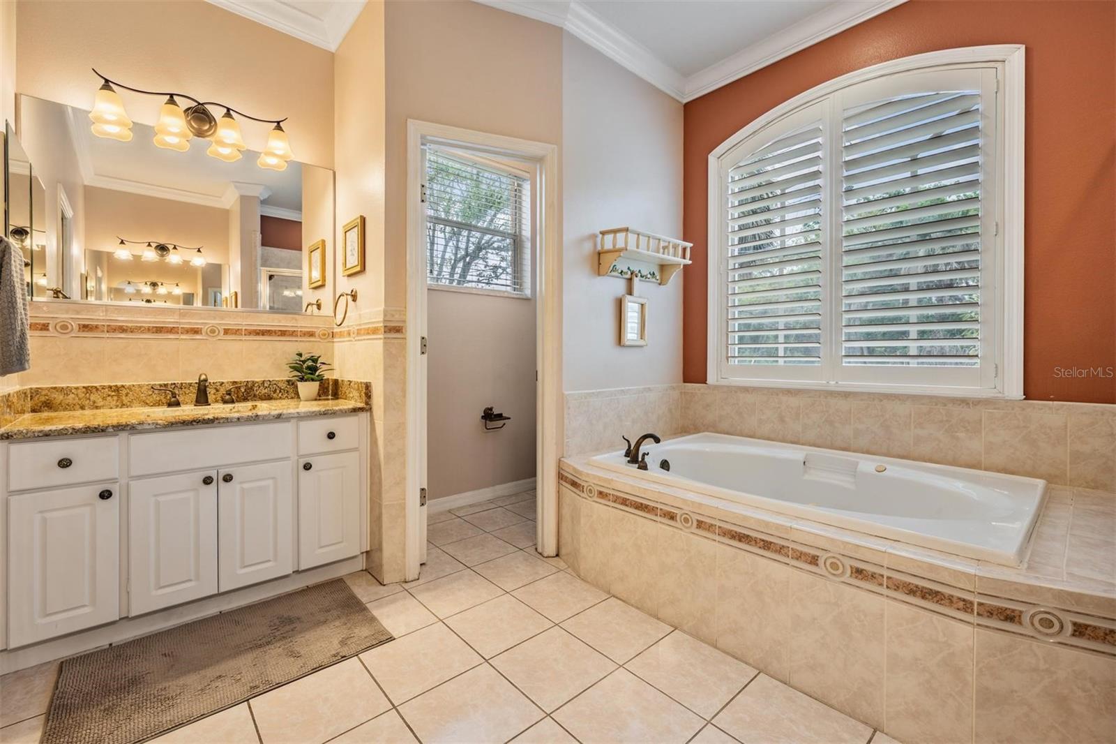 8425 JACKSON SPRINGS RD, TAMPA, FL, 33615