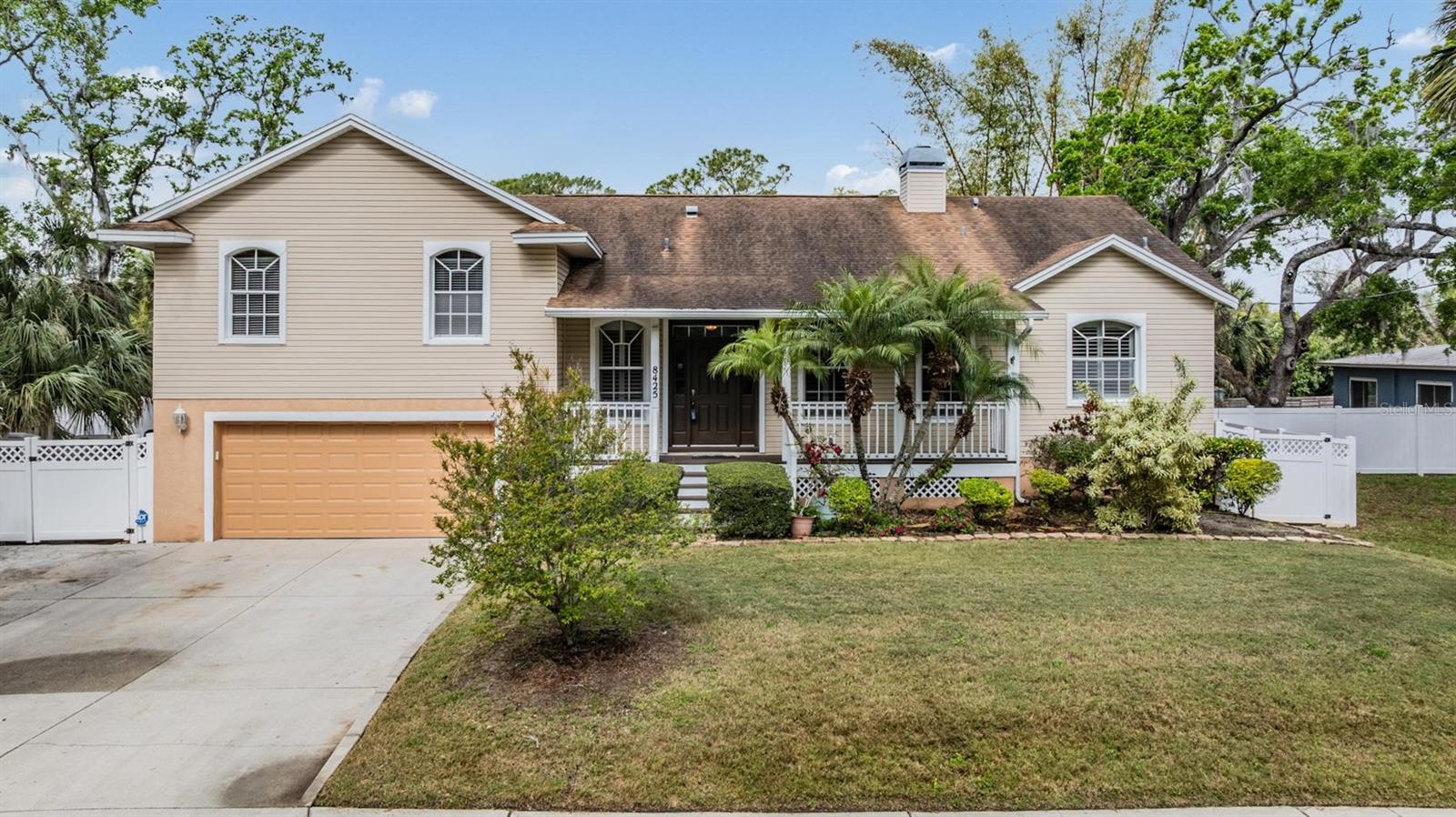 8425 JACKSON SPRINGS RD, TAMPA, FL, 33615