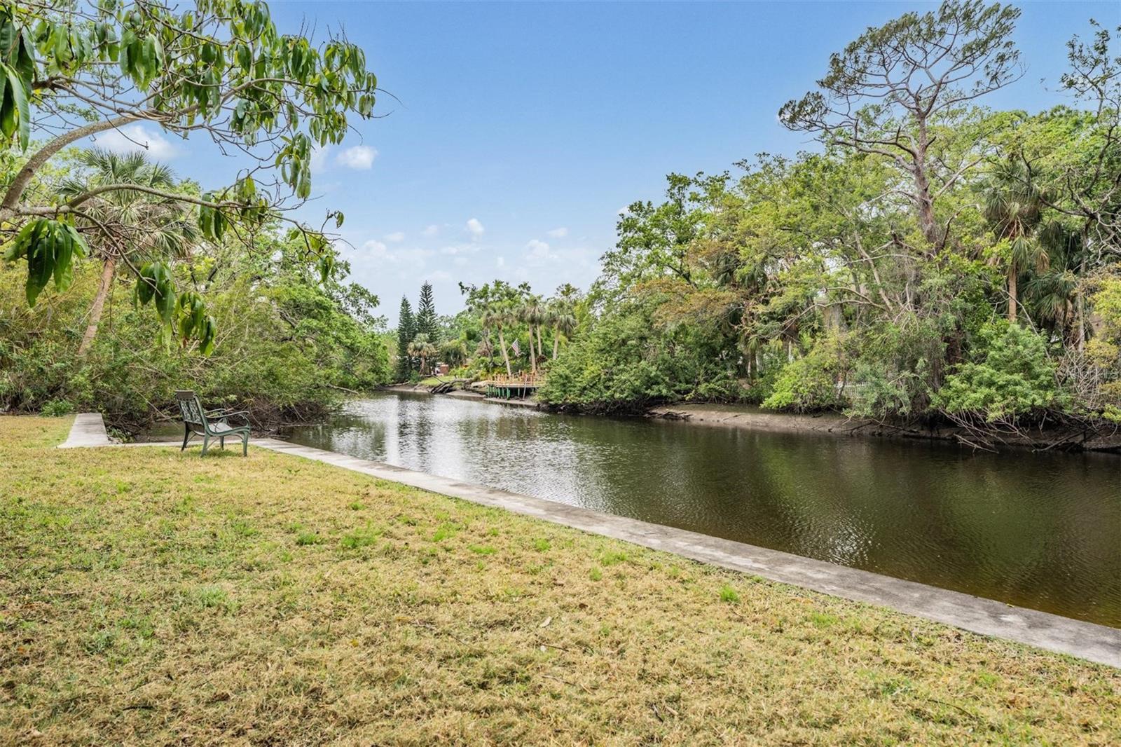 8425 JACKSON SPRINGS RD, TAMPA, FL, 33615