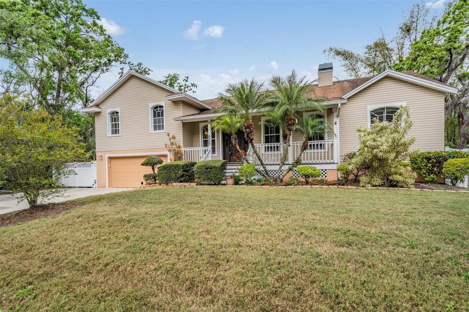 8425 JACKSON SPRINGS RD, TAMPA, FL, 33615